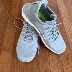Nike Free RN Women's Athletic Shoes - Light Gray Size8.5